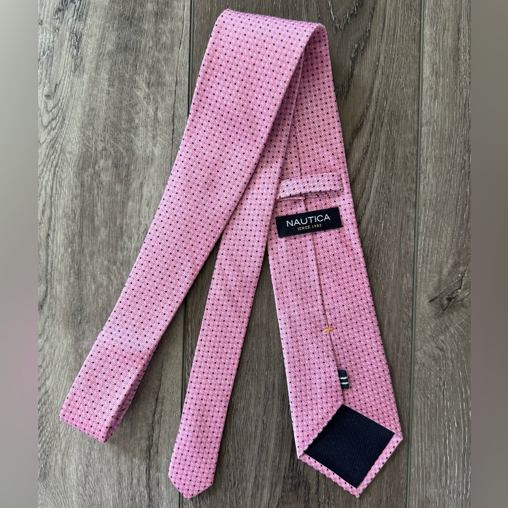Nautica Men’s Neck Tie Standard Length 58” Width 3.25” Pink Polkadot 100% Silk